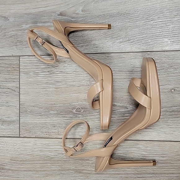 Nine West Size 8 Light Natural Zadie Ankle Strap Dress Sandals - Picture 4 of 7